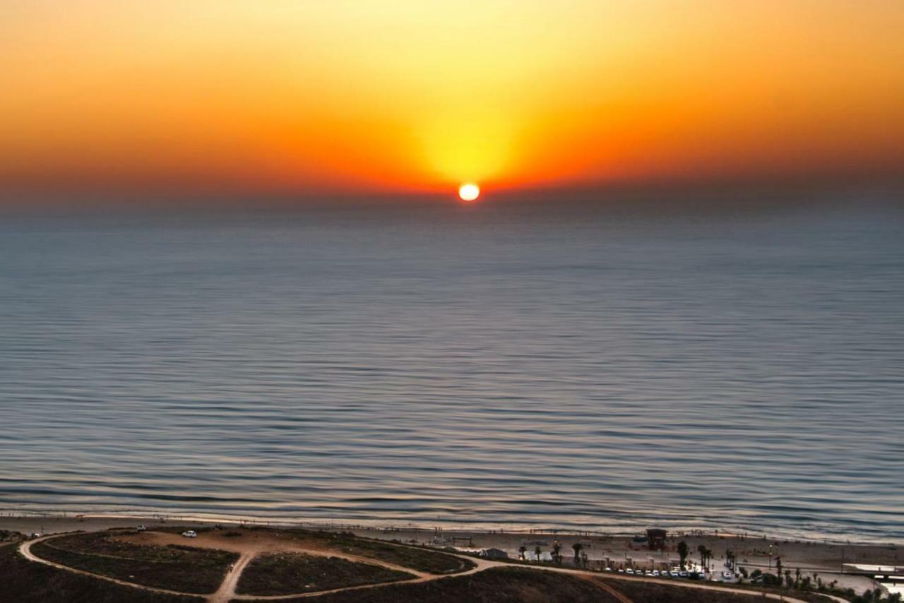 35Th Floor 4 Rooms On The Sea Bat Yam Exterior photo